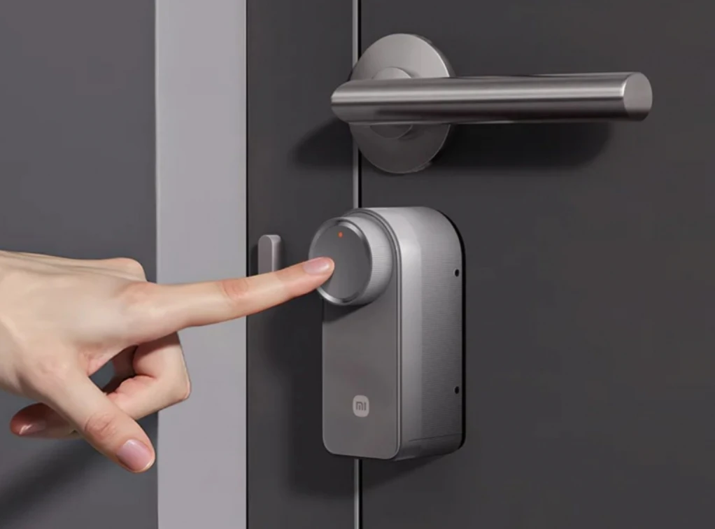 Xiaomi випустила в Європі розумний замок із входом за відбитком пальця фото 1