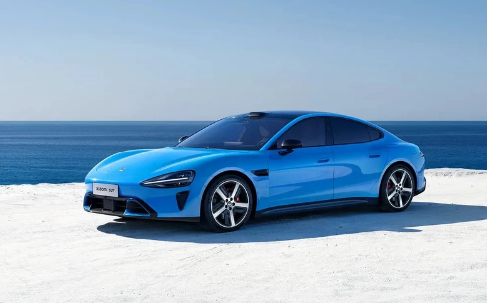 Новинки Xiaomi: электромобиль SU7, ноутбук Book Pro 14 и Watch S5 фото 1