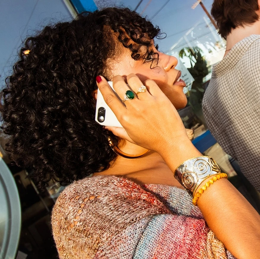 Телефон без інтернету та програм: що таке The Meadow і кому він потрібен фото 2