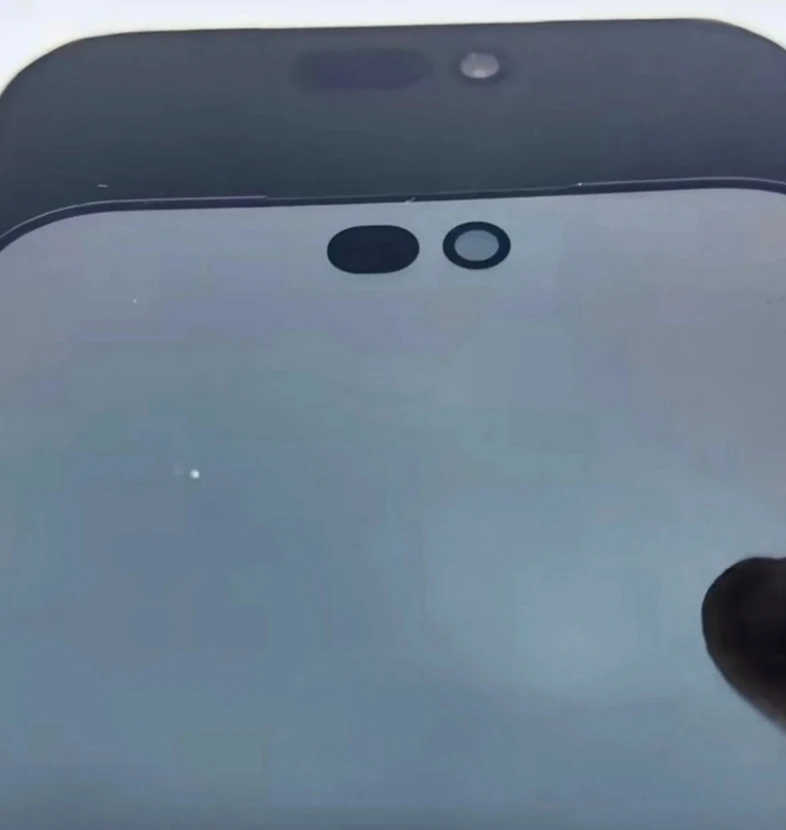 iPhone 18 Pro може здивувати новим екраном: Dynamic Island хочуть зменшити фото 1