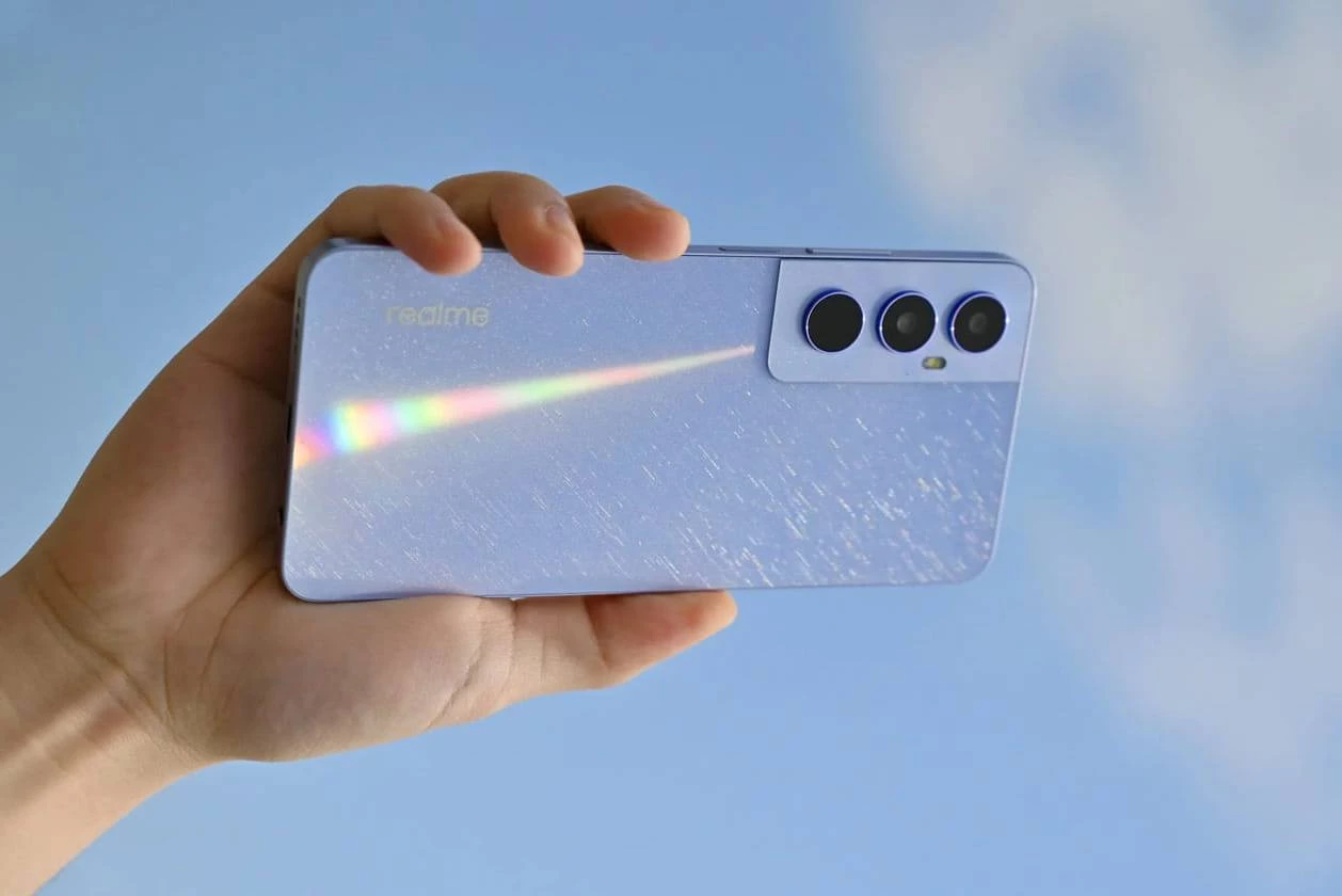 Представлен новый бюджетный смартфон Realme C65 фото 8