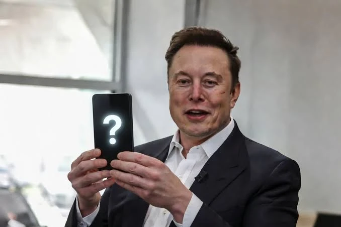 SpaceX показала інвесторам “вбивцю iPhone”: що відомо про секретний гаджет фото 1