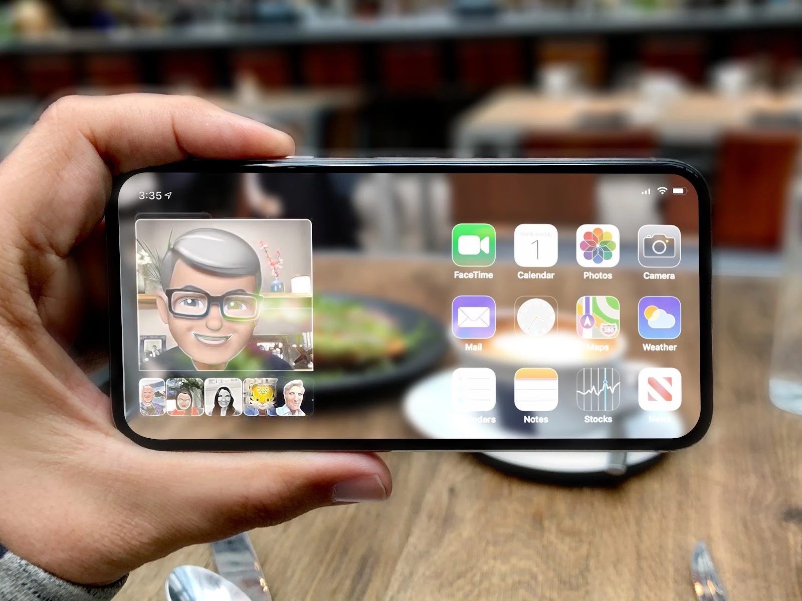 "Великий за розміром" iPhone від Apple з'явиться — але не відразу фото 1
