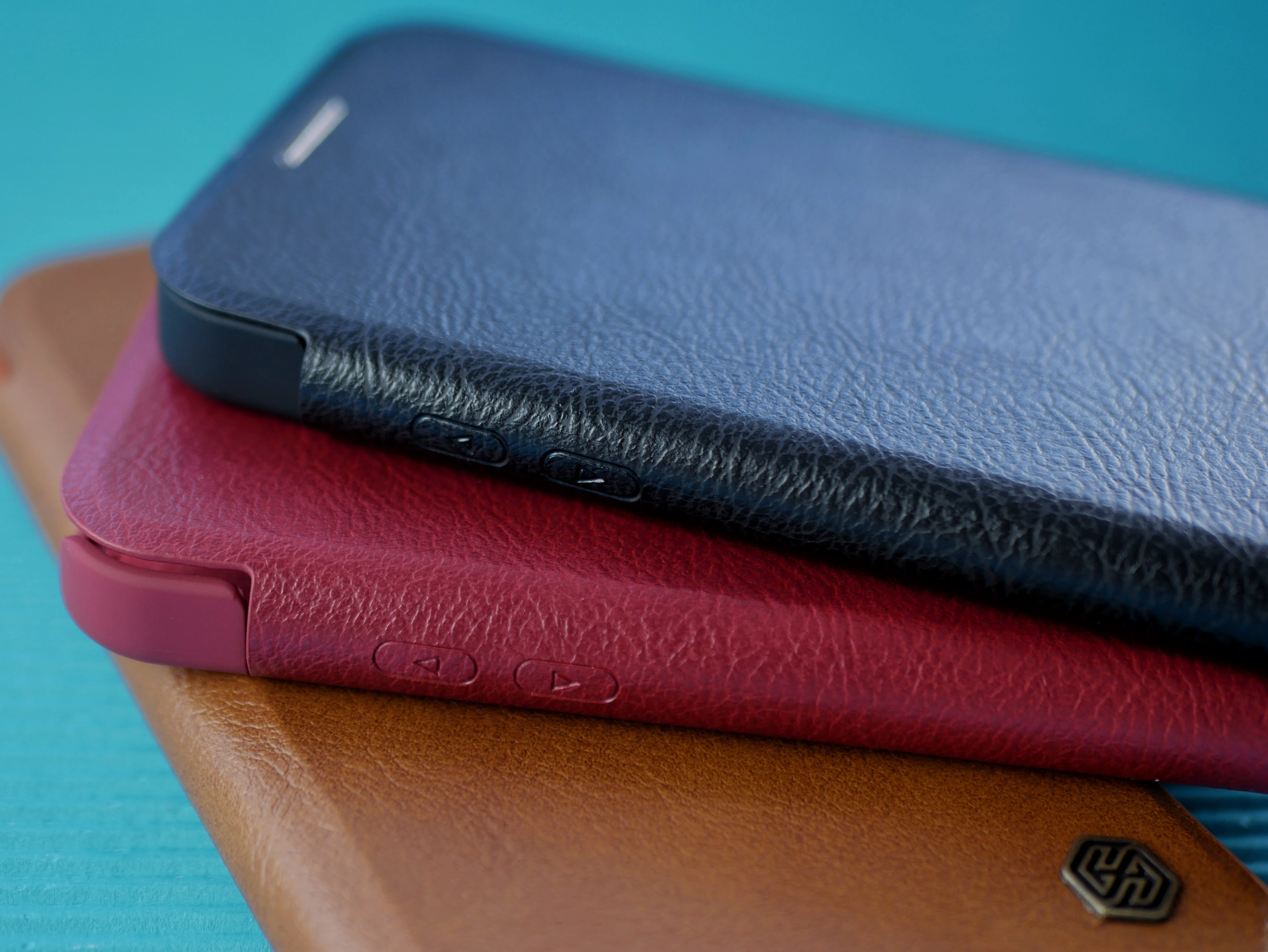 Доступ до функціоналу чохла книжки Nillkin Qin