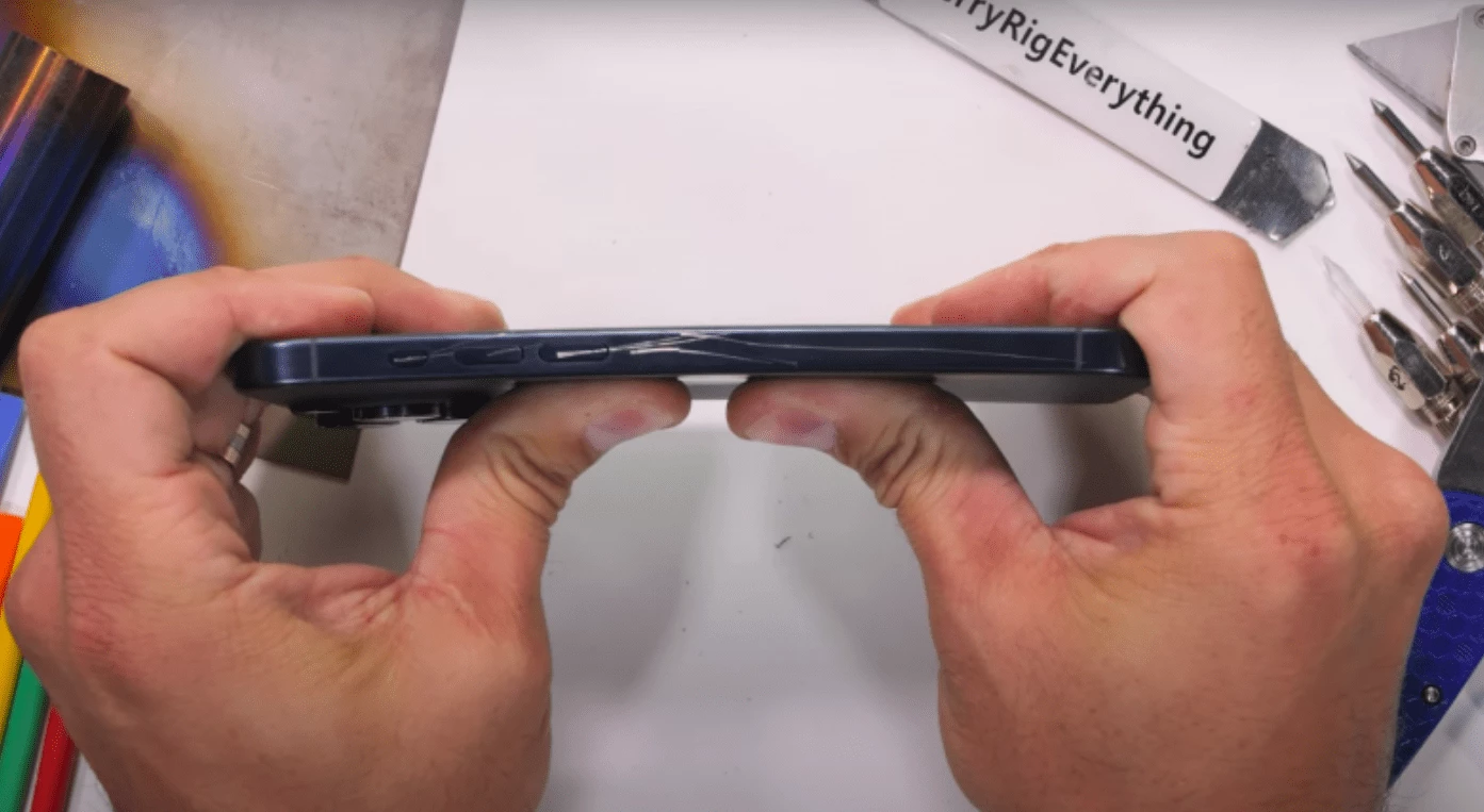 Титановый iPhone 15 Pro Max провалил тест на прочность фото 3