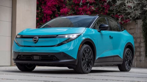 300 миль на одному заряді: Nissan Leaf 2026 показав, на що здатний