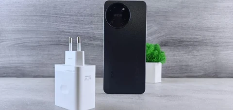 Почему дешёвые зарядки для смартфонов опасны: реальные риски, о которых часто забывают