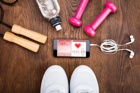 Додатки для занять спортом вдома: як тримати себе в формі за допомогою техніки