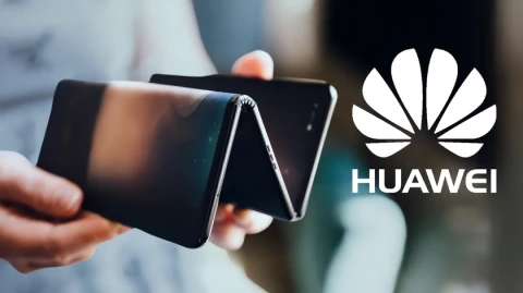 Huawei анонсирует смартфон с тройным экраном в сентябре