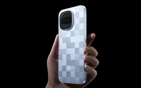 iQOO 15R получил аккумулятор 7600 мАч и Snapdragon 8 Gen 5: что известно о новинке