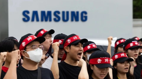 Конфликт из-за зарплат: Samsung рискует потерять миллиарды