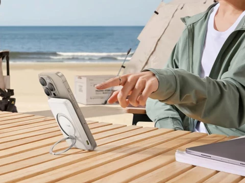 Magnetic Rotating Stand Power Bank: новый мощный портативный аккумулятор от Baseus