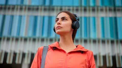 Шумоподавление в наушниках может привести к расстройству слуха?