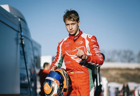 Швидкість, міць і перемога: Бондарєв творить історію в F4