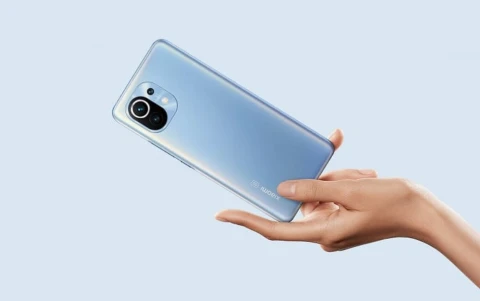 Списали рано: Xiaomi Mi 11 неожиданно обновили до HyperOS
