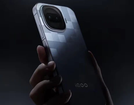 "Темний лицар" від iQOO: як виглядає 15R у новій версії