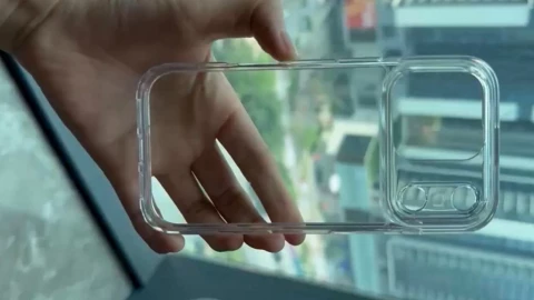 В сети появились фотографии чехлов для iPhone 17 Pro и iPhone 17 Air