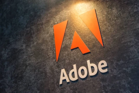 Правительство США подал в суд на Photoshop Adobe