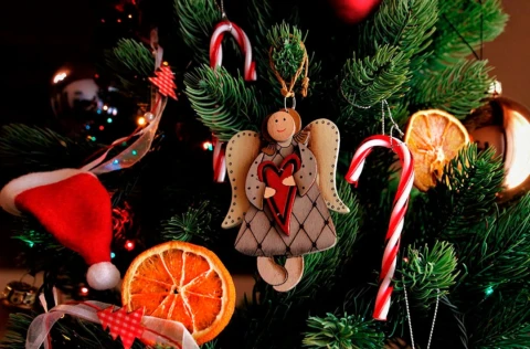 Огонь, свет и спасение: мистические истории рождественской ночи